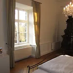 Schlossparkhotel Mariakirchen Otel