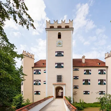 Schlossparkhotel Mariakirchen 4*