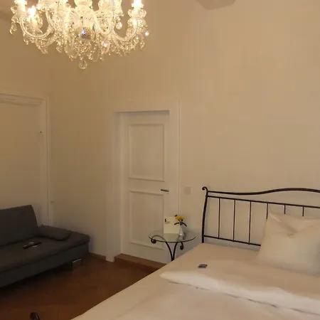 Schlossparkhotel Mariakirchen 4*