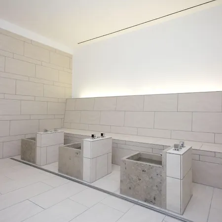 Schlossparkhotel Mariakirchen 4*