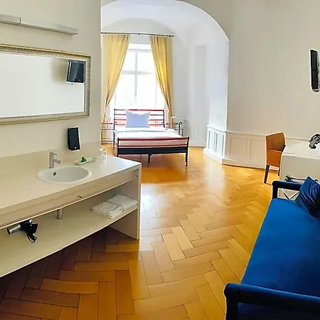 Hotel Schlossparkhotel Mariakirchen 4*