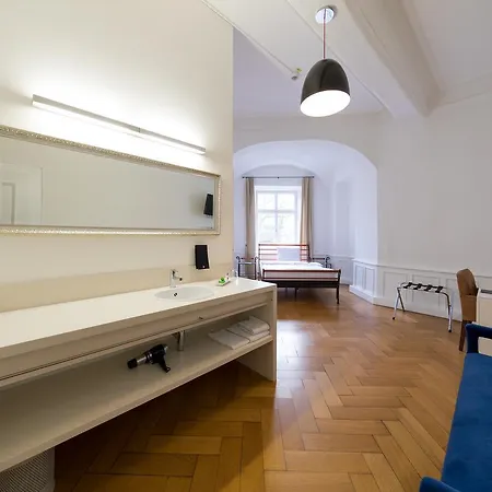 Schlossparkhotel Mariakirchen 4*