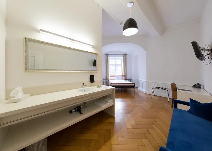 Schlossparkhotel Mariakirchen 4*
